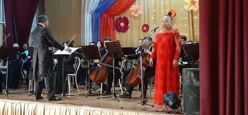 «Культурный десант» Тувгосфилармонии удивил жителей села Шамбалыг