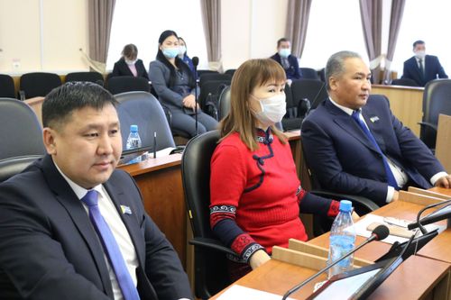 Верховный Хурал провел внеочередное заседание сессии