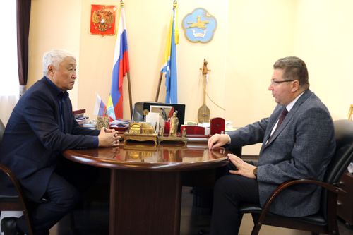 Кан-оол Даваа и Алексей Храмцов обсудили вопросы сферы образования республики