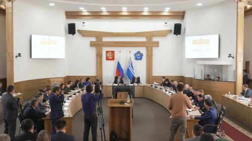 Ада-өгбелериниң маадырлыг чоруун эрес-дидим салгалдары уламчылап турар