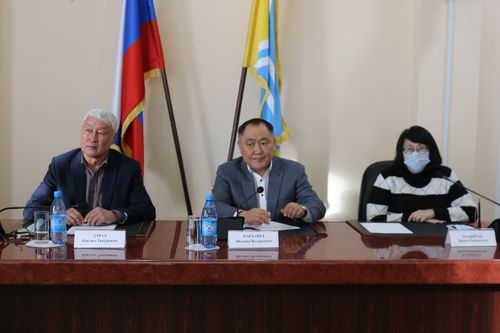 Члены фракции «Единая Россия» в Верховном Хурале Тувы встретились с вице-спикером Государственной Думы РФ Шолбаном Кара-оолом