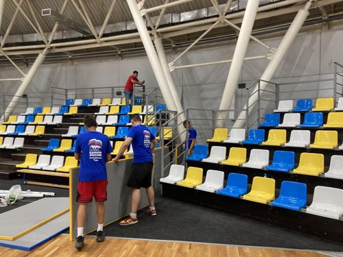 В Туве команда "Молодой Гвардии Единой России" принимает участие в подготовке к проведению Чемпионата России