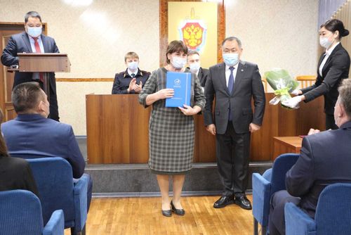 Глава Тувы поздравил с 95-летием региональное Управление ФСБ России