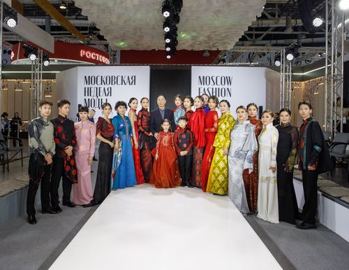 Дизайнер Вячеслав Донгак представил новую коллекцию своего бренда на Московской неделе моды