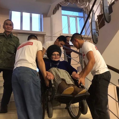 Волонтёры Тувы помогли участникам гала-концерта «Особые таланты»