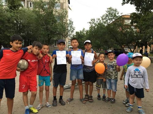 В Кызыле студенты тувинского землячества города Новосибирска провели для детворы спортивные игры