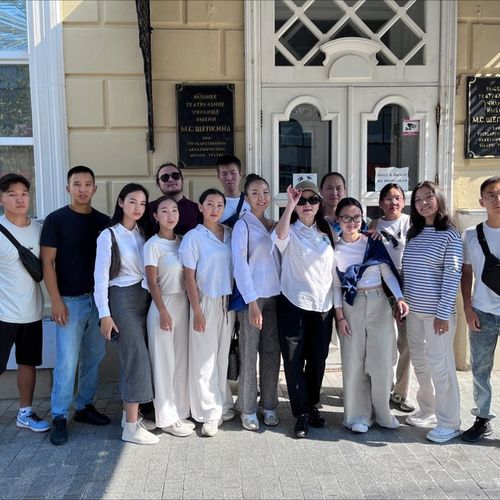 Н. Наксыл: «Ээп кээр мен, мана, театрым!»