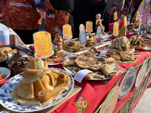 В Кызыле проходят Масленичные гуляния