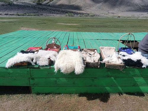 В труднодоступном селе Кызыл-Хая прошла выставка колыбелей и конкурс колыбельных песен