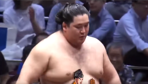 Амыр-Санаа Даваа из Тувы лидирует на турнире Нацу Басё