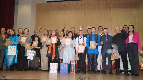 В Сарыг-Сепе состоялось шоу перевоплощений с участием подопечных психоневрологических интернатов