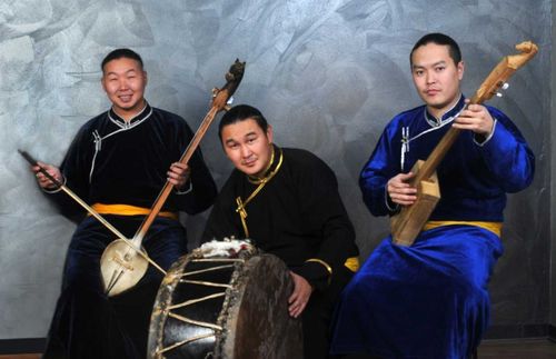 Тувинский ансамбль горлового пения «Алаш» впервые выступил в Японии