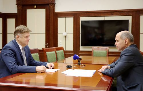 Анатолий Серышев сегодня провёл рабочую встречу с руководителем Государственной инспекции труда в Новосибирской области Вадимом Балашовым