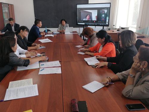 Сургуулдарның билиглерин бедидеринче кол кичээнгейни угландырган