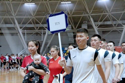 В Кызыле стартовал городской турнир по волейболу на призы Главы города