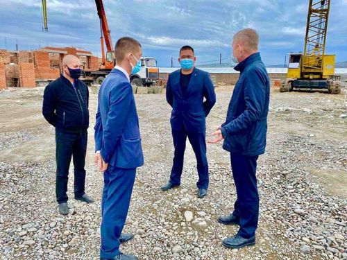 Строительство детсадов затягивается. Рабочие на карантине