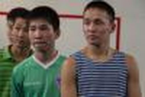 Тренер футбольной школы «Юниор» готовит команды интерната Кызыла к соревнованиям «Будущее зависит от тебя»