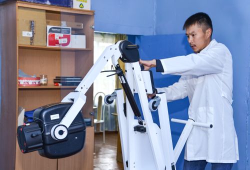 Оставайся, доктор, с нами