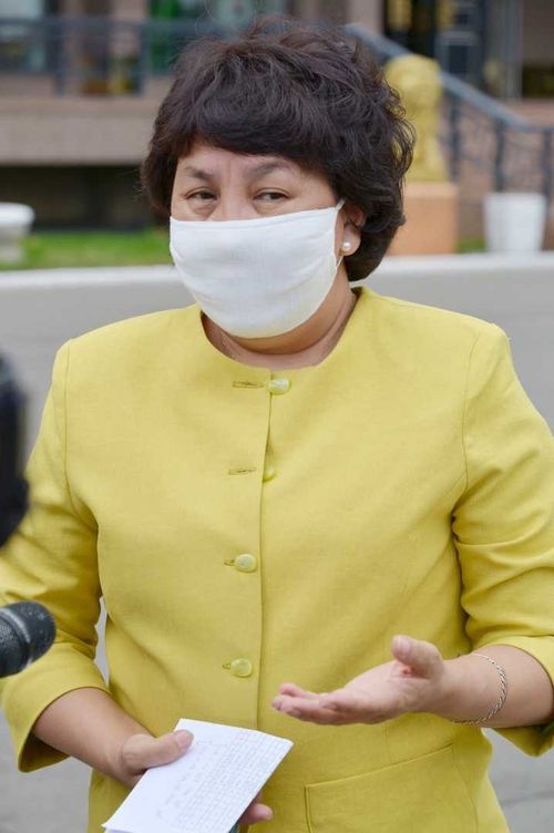 Саида Сенгии: Все выплаты медперсоналу производятся вовремя