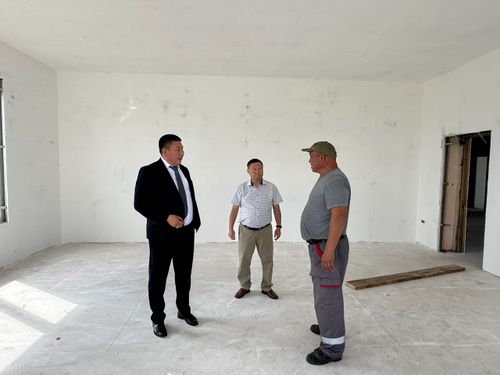 В Тандинском районе проверяют ход капитального ремонта Агропромышленного техникума