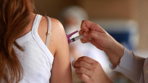 Началась массовая вакцинация населения от covid-19