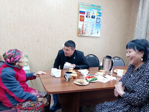 Узун назылыг энеге байыр чедирген