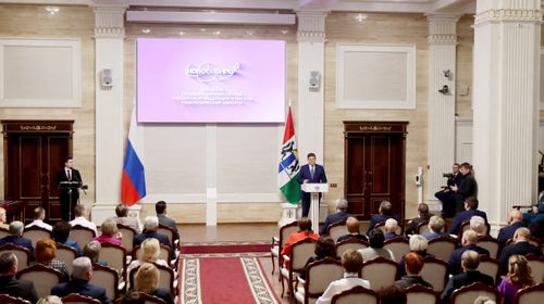 Анатолий Серышев Россияның Президентизиниң күрүне шаңналдарын Новосибирск облазының шылгараңгай чурттакчыларынга тывыскан