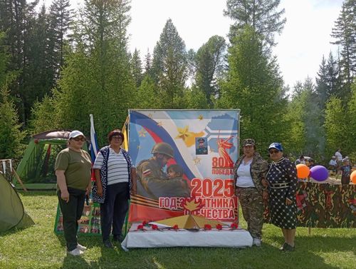 Артыы-Хемге уруглар садтарының командалары мөөрейлешкен