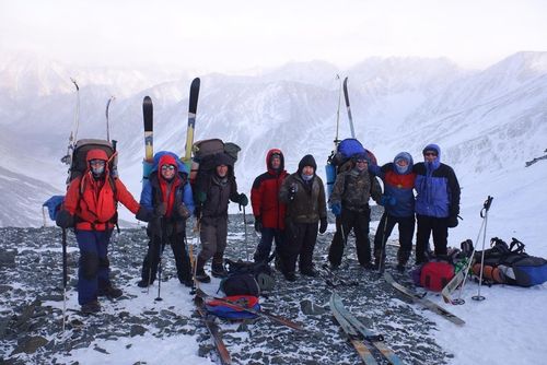 Туристы из Томска успешно прошли лыжный маршрут по Шапшальскому хребту