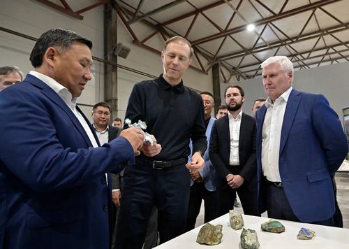 Первый вице-премьер России Денис Мантуров оценил экономические успехи Тувы.