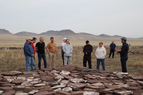 Делегация движения «Новая Евразия» посетила одну из достопримечательностей Тувы