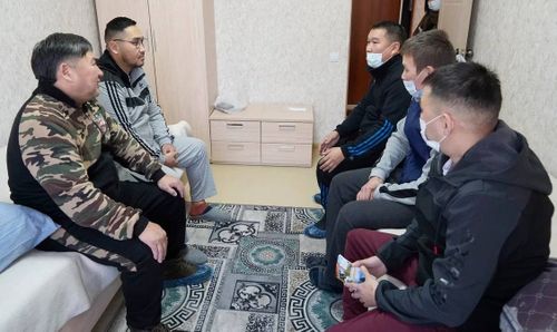 Глава Тувы навестил военнослужащих, проходящих реабилитацию в санатории «Серебрянка»