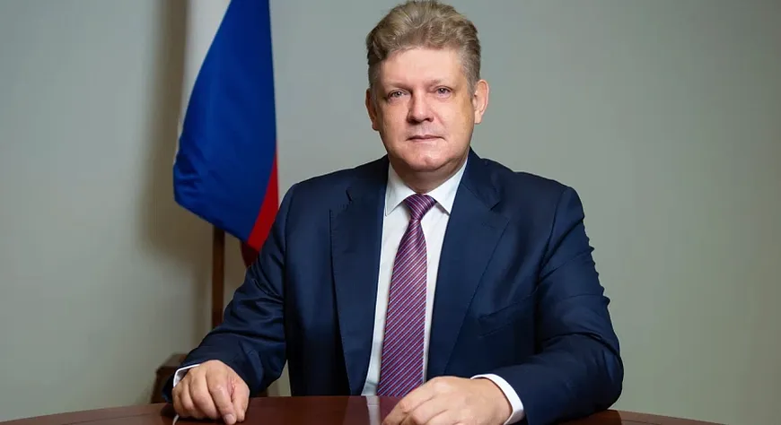 Россия Федерациязының Президентизиниң Сибирь федералдыг округда бүрүн эргелиг төлээзи российжи Парлалга хүнү-биле байырны чедирген