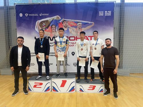 Студент из Тувы стал серебряным призером чемпионата России по спортивной борьбе среди студентов