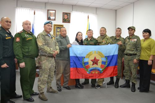 Добровольцам из формирования БАРС вручили медали «За храбрость»