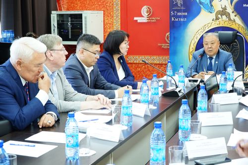 В Туве обсудили перспективы развития инструментального искусства народов России