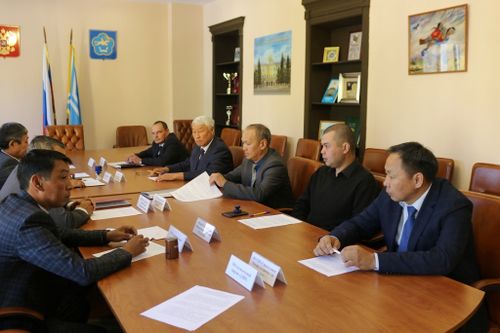 Общественная палата Тувы подписала соглашение с отделениями политических партий республики