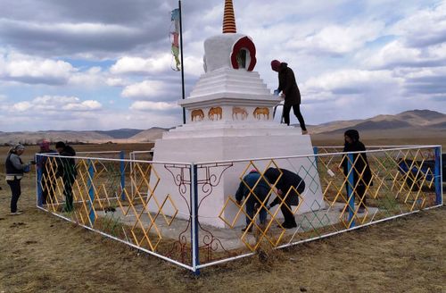 Аржаанчылар ыдыктыг черлерин чаагайжыткан