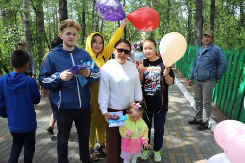 Единороссы Тувы поздравили ребятишек  с Днем защиты детей