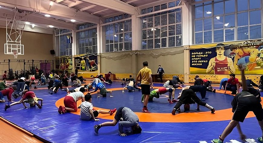 В Туве продолжается капитальный ремонт спортивных объектов республики