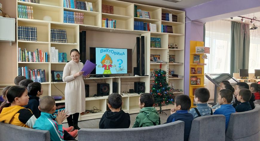 В обновлённой модельной библиотеке села Теве-Хая прошел литературный час для детей