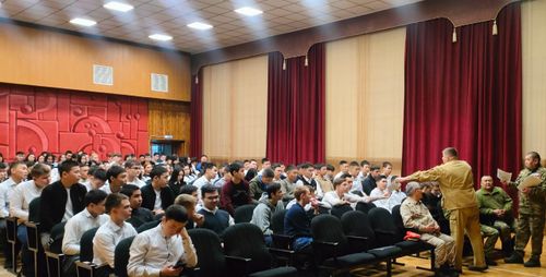 В Кызыле прошел «Урок мужества», посвященный 36-летию вывода советских войск из Афганистана