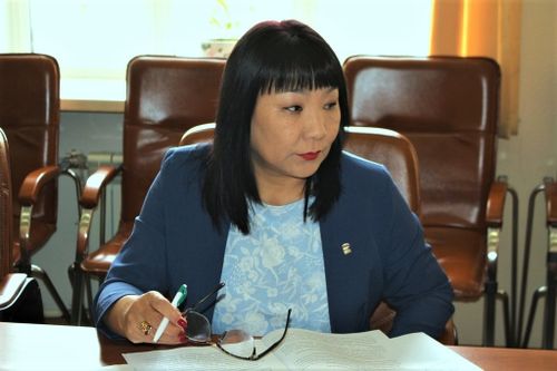 Елена Ховалыг: «Благодаря инициативам  «Единой России» и содействию  Владимира Путина появляется все больше мер поддержки семьям и детям»