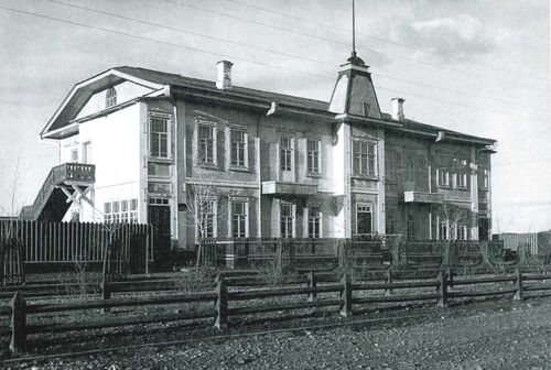 «Всё бледнеет перед книгами»