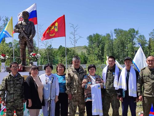 Вместо автомата - краски и мольберт