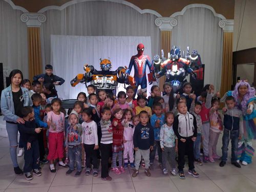 Детей пригласили в Гранд холл «Столичный»