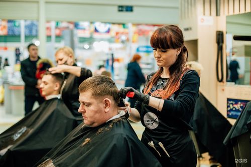 Оборот парикмахерских и косметических услуг в Красноярском крае почти 10 млрд, а в Туве в 10 раз меньше