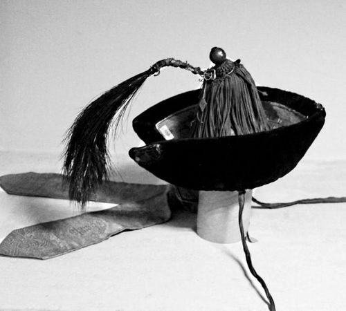 Гвозди истории: шарик с двуглавым орлом на шапку