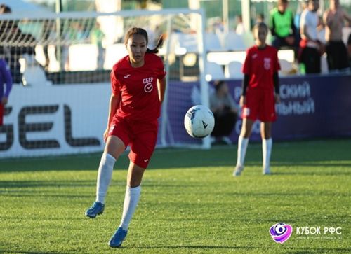 Футболист кыстарның чедиишкиннери