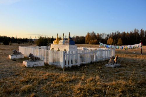 В Тере-Хольском районе нашли следы двух буддийских сооружений